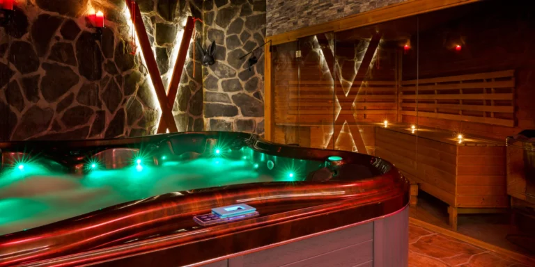 Romantika v privátním wellness: krb, sauna a vířivka na 2 hod. nebo celou noc