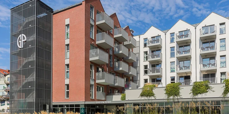 Nové apartmány u Kolobřehu: pláž pár kroků, wellness a možnost jídla