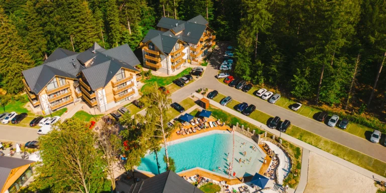 Za turistikou, lyžováním i wellness do polských Krkonoš: pobyt v apartmánu pro pár či rodinu vč. jídla
