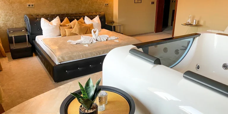 4* pobyt v Chomutově: balíčky se snídaní, privátním wellness i vířivkou na pokoji