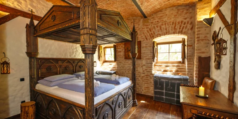 Noc ve středověku: rytířský pokoj, hostina i zábavný dobový program