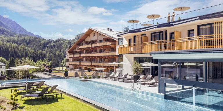 4* dovolená v Tyrolsku: polopenze plus, neomezeně wellness, v zimě lyže, v létě karta výhod