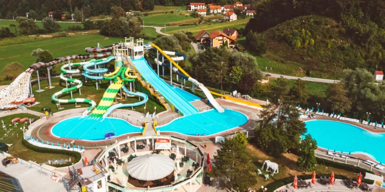 Termály Olimia: polopenze, neomezené vstupy do lázní a wellness, pobyty pro rodiny i adults only