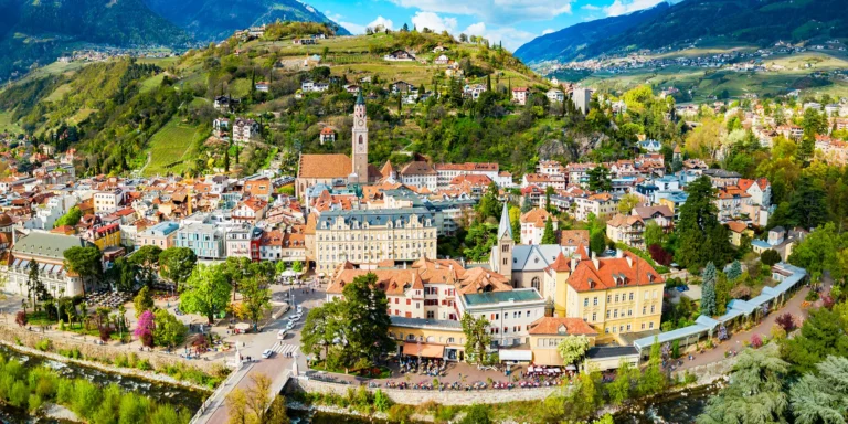Pětidenní zájezd do Dolomit a jižního Tyrolska: hory i jezera, bus a ubytování s polopenzí