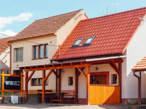 Pobyt ve vinařství ve Velkých Bílovicích i degustace vín: apartmán nebo celý penzion až pro 8 osob