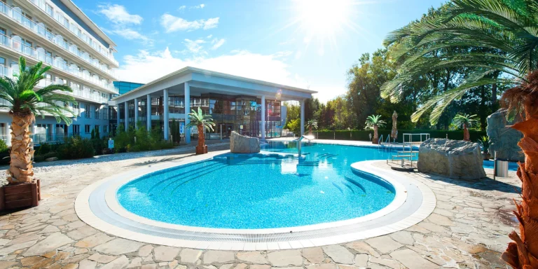 Top baltské letovisko Kołobrzeg: rodinný hotel s neomezeným wellness, snídaně či polopenze