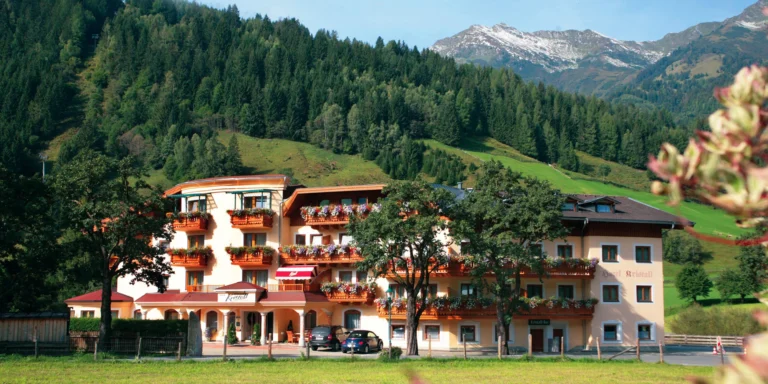 Zell am See: hotel u lanovky, wellness, polopenze, 2 děti do 5,9 let zdarma a možnost zakoupení skipasu