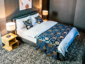 Pobyt v butikovém hotelu kousek od parku a léčivých pramenů: snídaně, bazén i privátní wellness