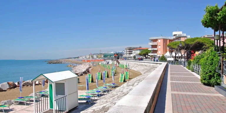 Caorle: dvoudenní relax u moře, vč. autobusové dopravy a 1 noci v hotelu se snídaní