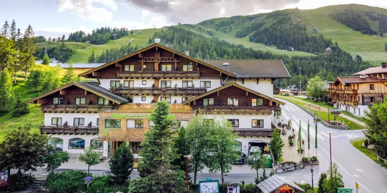 Dovolená v Rakousku: 4* hotel u lanovky, polopenze plus, neomezený wellness i jóga, poukaz na spa