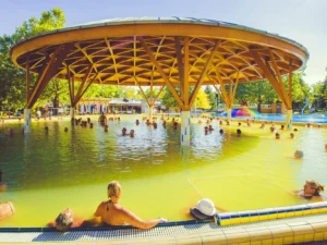 Relax v maďarském Bükfürdő: 4* hotel s polopenzí či all inclusive, neomezeným wellness i vstupy do lázní