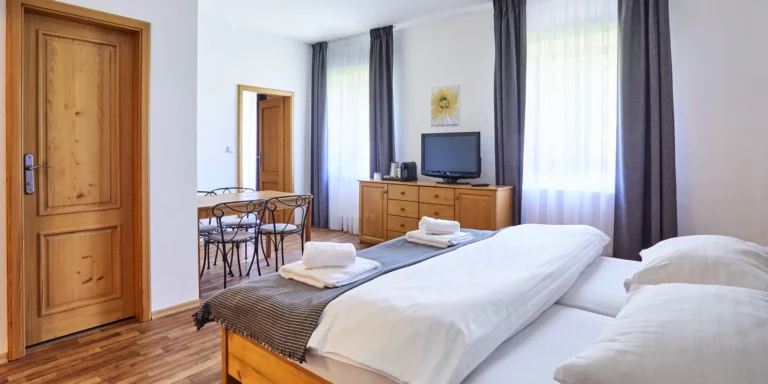 Pobyt v rodinném resortu na Šumavě s jídlem a wellness pro pár i rodinu