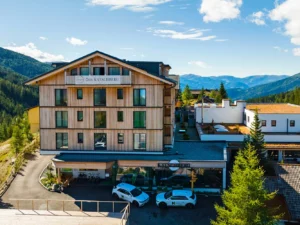 Na túry do Korutan: hotel u lanovky, neomezený wellness a polopenze plus