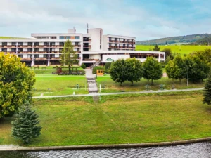 Pobyt v krásném prostředí Luhačovické přehrady: polopenze či plná penze, wellness i aktivní program
