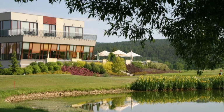 Golfový hotel v Berouně s neomezeným wellness a lahví prosecca