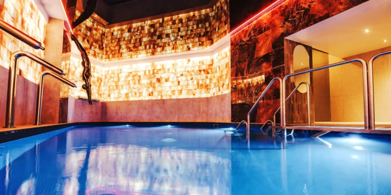 Pobyt v lázeňském městě Świeradów Zdrój: snídaně či polopenze, wellness i masáže