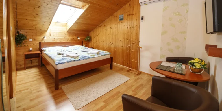 Vysočina plná zážitků: relaxační pobyt s privátní saunou i s výrobou skleněných šperků