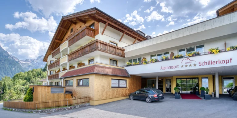 Vyhlášené údolí Brandnertal: 4* hotel s polopenzí, neomezený wellness a karta výhod
