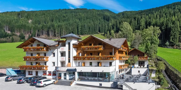 Val Sarentino v Jižním Tyrolsku: polopenze i vstup do bazénu, saun a vířivky