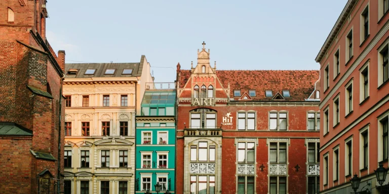 4* hotel v centru Vratislavi, snídaně i vstup do zoo, 400 m ke Staroměstskému náměstí, akce 2 děti zdarma