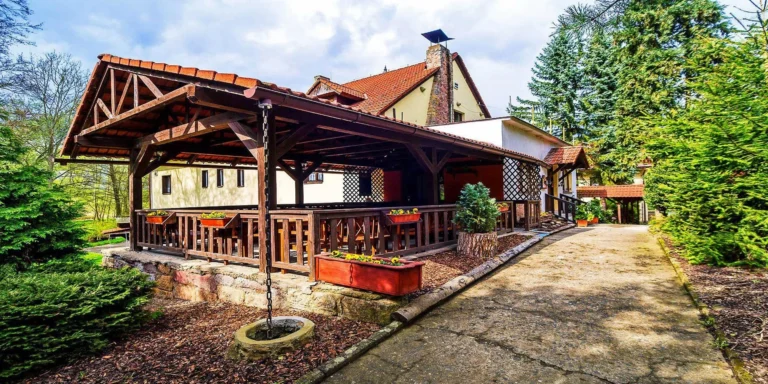 Pobyt u Českého ráje: pobyt pro 2–5 osob, polopenze a balíček aktivit