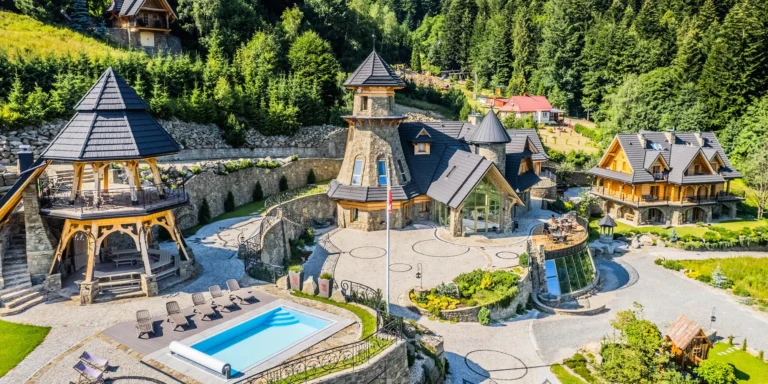 5* resort v polských Beskydech: pobyt až pro 6 osob s jídlem, bazénem, vířivkou i saunou