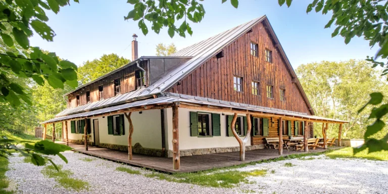 Kašperské Hory: pobyt v srdci nedotčené šumavské přírody, parkování zdarma