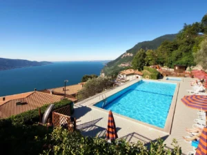 Dovolená u Lago di Garda: hotel v Tignale, polopenze, wellness a degustace vín ve vinařství