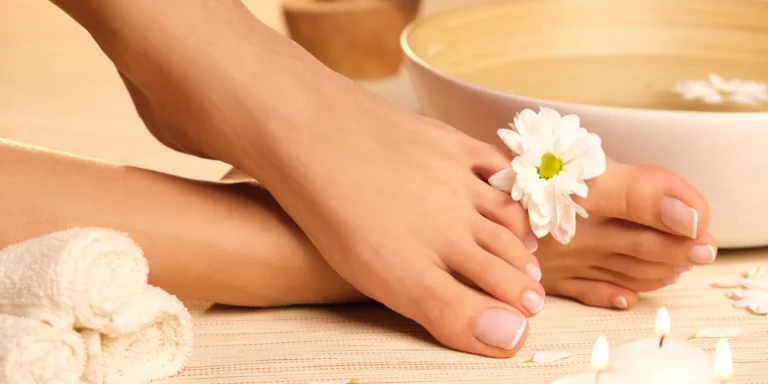 Perfektní ruce i nohy: spa pedikúra i manikúra pro muže a ženy