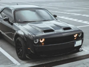 Superjízda v nadupaném Dodge Challenger na 15–50 minut i pronájem třeba na celý den