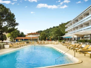 Hotel na Istrii u pláže: strava a točené nápoje u večeře, neomezený wellness, 2 děti do 13,9 let zdarma