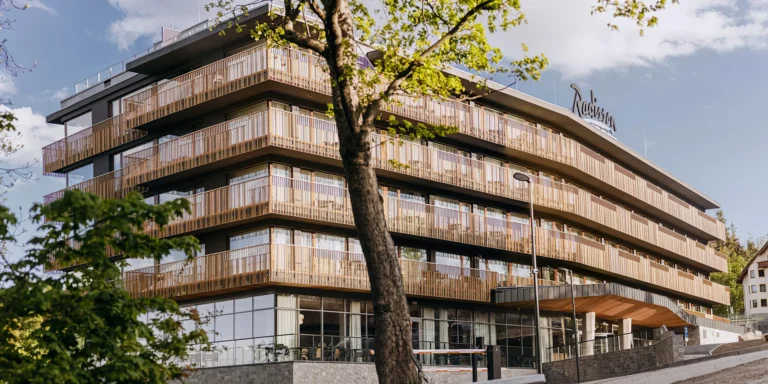 Polské Krkonoše: moderní eco friendly hotel, jídlo a neomezený wellness s výhledem