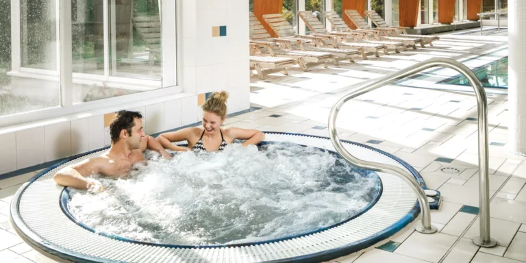 4* pobyt v Karlových Varech až pro 3 osoby: unikátní CBD konopné procedury a wellness