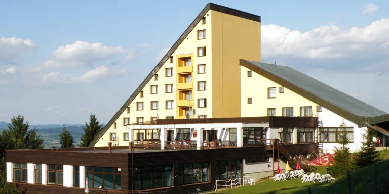 Pobyt v Bílých Karpatech: hotel s bazénem, vířivkou a polopenzí