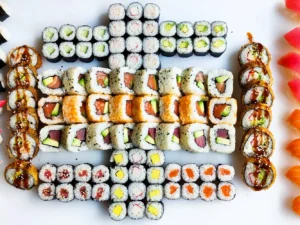 Sushi z restaurace VieThai na Stodolní: 46–108 rolek se zeleninou i rybami