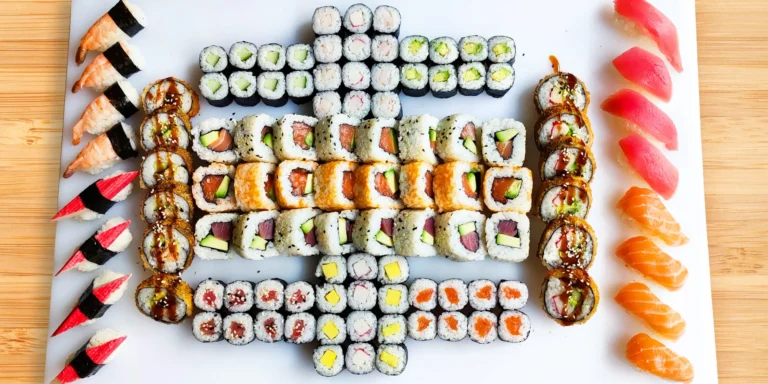 Sushi z restaurace VieThai na Stodolní: 46–108 rolek se zeleninou i rybami