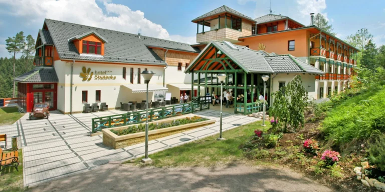 Odpočinkový pobyt v Orlických horách: snídaně či polopenze, wellness i procedury