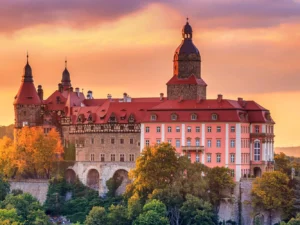 Tajuplné Dolní Slezsko: Nacistické podzemní město a polské Versailles