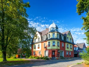Pobyt v klidné části Liberce: designový hotel se snídaní, případně i s jednou večeří