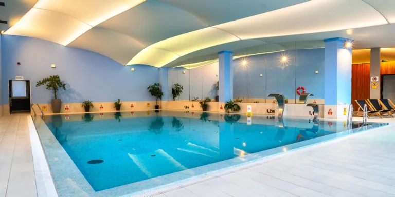 Moderní hotel s výhledem na Slezské Beskydy: jídlo a neomezený vstup do wellness