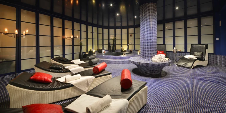 Česká Lípa a Máchův kraj: pobyt ve 4* hotelu či vile se snídaní i wellness, na výběr také dámská jízda