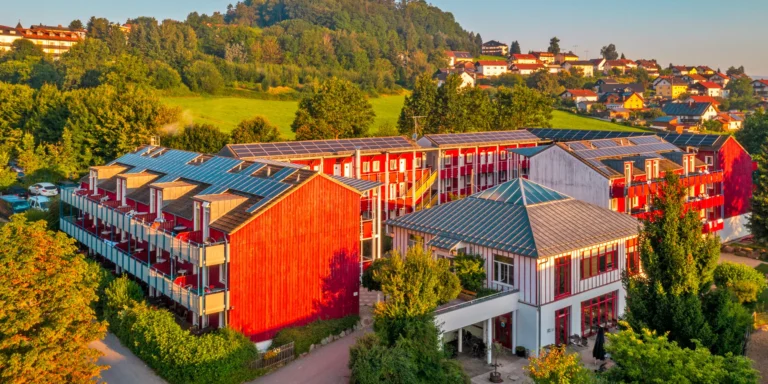Německá Šumava: rodinný hotel s all inclusive, wellness, jízdárnou i animačním programem jen 20 km od hranic