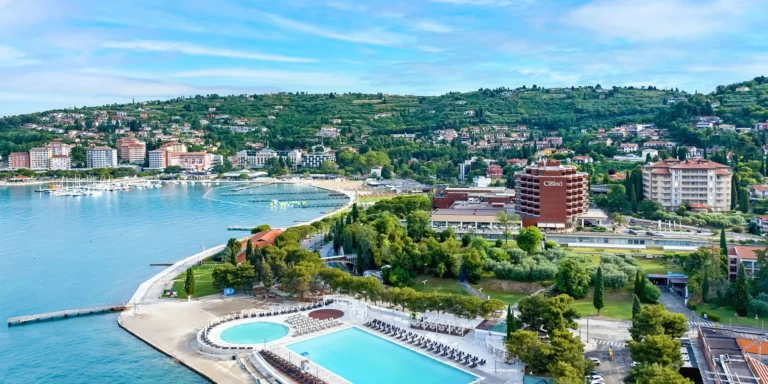 Dovolená ve slovinské Portoroži: 4* Remisens Hotel Lucija na promenádě vč. wellness a stravy, 100 m od pláže