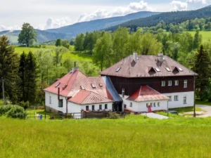 Dovolená v chatě pod Králickým Sněžníkem se snídaní nebo polopenzí