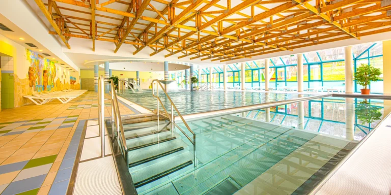 Dovolená v Bardejovských lázních ve 4* hotelu: plná penze, procedury a neomezený wellness