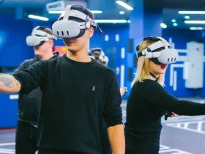 Vstup do moderní VR arény Another World: 60 min. hry pro 1–4 osoby