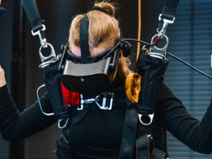 Seskok padákem ve špičkovém simulátoru v Hurricane Factory pro 1 i 2 osoby