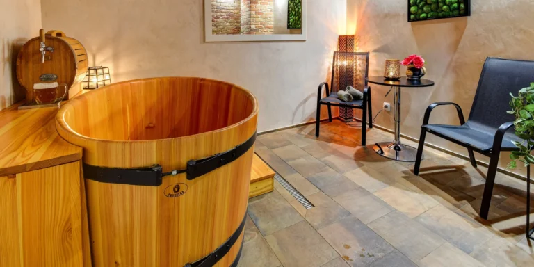 Soukromá sauna nebo pivní koupel s konzumací piva a vepřovými žebry pro 2 osoby