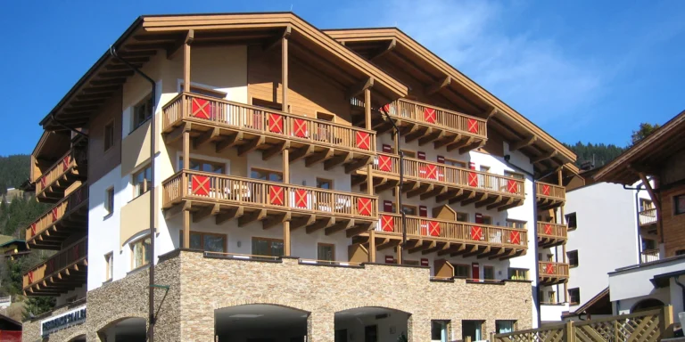 Aktivní dovolená v Rakousku, oblast Saalbach: apartmány až pro 8 osob, karta výhod