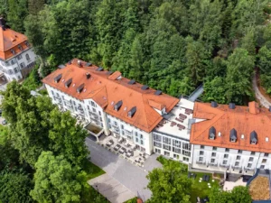 Bavorský les: snídaně, wellness se saunovou vesničkou a karta hosta – atrakce zdarma či se slevou